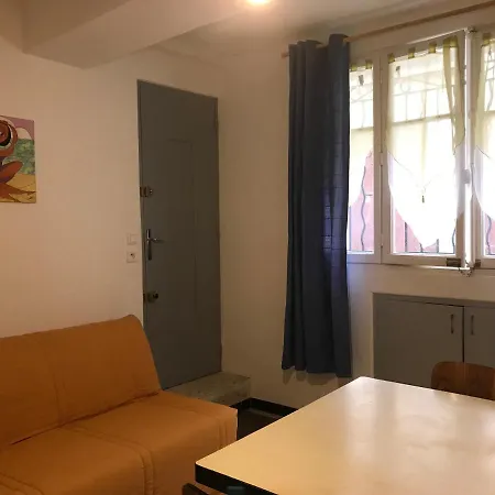 Le Mezois Lägenhet Mèze